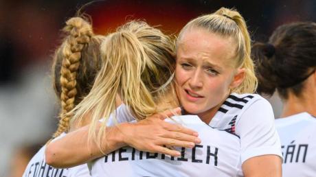 Nach vier Siegen der DFB-Frauen steht nun das nächste WM-Quali Spiel gegen die Türkei an. Alle Infos rund um die Übertragung im TV und Stream mit Termin und Uhrzeit finden Sie hier.