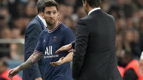 Lionel Messi (l) wurde von PSG-Trainer Mauricio Pochettino ausgewechselt.