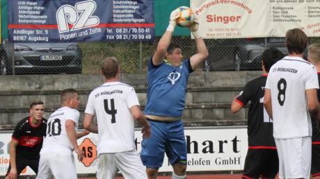 Ließ keinen Gegentreffer im Derby beim TSV Dasing II zu: Mühlhausens Spielertrainer Philipp Pistauer, der immer rechtzeitig tatkräftig zupackte. 