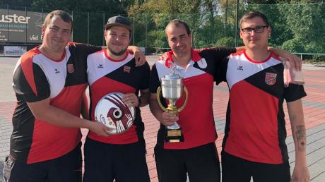 Der SC Tegernbach gewinnt beim Turnier in Schwabmünchen: (von links) Markus Wagner, Stefan Wagner, Michael Wagner und Enrico Peiker.