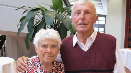 Seit Jahrzehnten ist Alois Bierl für den TSV Burgheim engagiert. Seine Ehefrau Rita hat ihm bei seinen Tätigkeiten stets den Rücken freigehalten. Seit 60 Jahren sind die beiden TSV-Urgesteine verheiratet. 