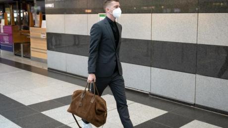 Der Dortmunder Marco Reus vor dem Abflug nach Portugal.