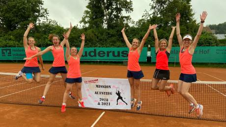 Freundschaftlicher Zusammenhalt kennzeichnet die die Tennis-Damen der SSV Höchstädt seit Kindesbeinen. Sie wurden 2021 Kreisliga-1-Meister und sind damit Bezirksklassen-Aufsteiger.