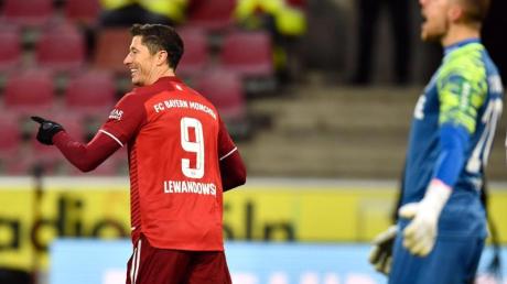 Eine Klasse für sich: Bayern-Stürmer Robert Lewandowski erzielte gegen den 1. FC Köln drei Treffer.