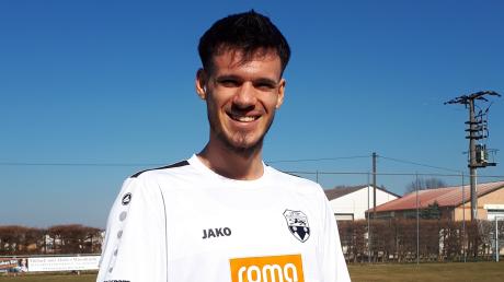 Trikotprobe: Safet Konakovic wechselt zur Saison 2022/23 vom TSV Gersthofen zum SC Bubesheim. 
