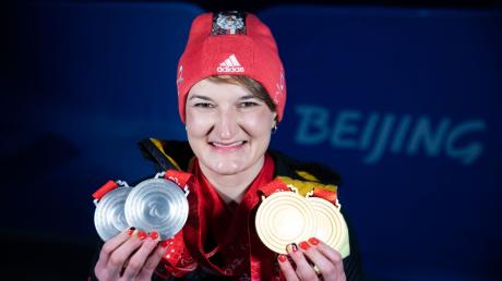 Erfolgreichste paralympische Medaillensammlerin Deutschlands: Anna-Lena Forster gewann Silber in Abfahrt und Super-G, sowie Gold in Slalom und in der Kombination in der sitzenden Klasse.