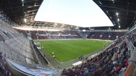 Ein starker Kontrast: Coronabedingt blieben in der Augsburger WWK-Arena zuletzt viele Plätze frei. Ob sich dies mit Rückkehr zur Vollauslastung wieder ändert, bleibt allerdings abzuwarten.  