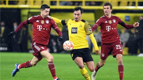 Am 31. Spieltag der Bundesligasaison 2021/2022 trifft der FC Bayern auf Borussia Dortmund. In diesem Artikel erhalten Sie alle Infos rund um die Übertragung im TV und Live-Stream. 