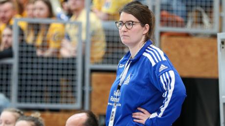 Die Kissinger Handballerinnen um Trainerin Julia Rawein stehen am Samstag unter Druck.  