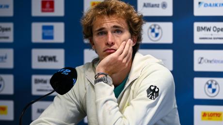 Der deutsche Tennis-Profi Alexander Zverev hat sich kritisch über die Ansetzungen seiner Spiele geäußert.