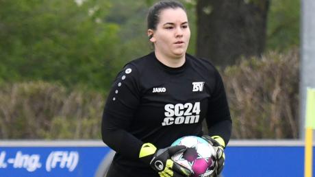 Parierte zwei Elfmeter: Torhüterin Tessa Belandt (TSV Burgau). 