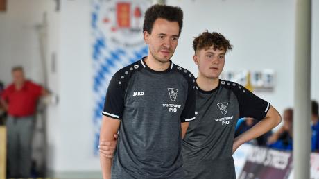 Von der Stammmannschaft der Penzinger Bundesliga-Stockschützen sind am Samstag nur Matthias Peischer (links) und Stefan Gießer am Start. 