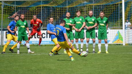 So sehr sich Sebastian Schmid und der TSV Ustersbach auch mühten. Mehr als ein 1:1 ließ die Abwehr des SSV Margertshausen nicht zu. 