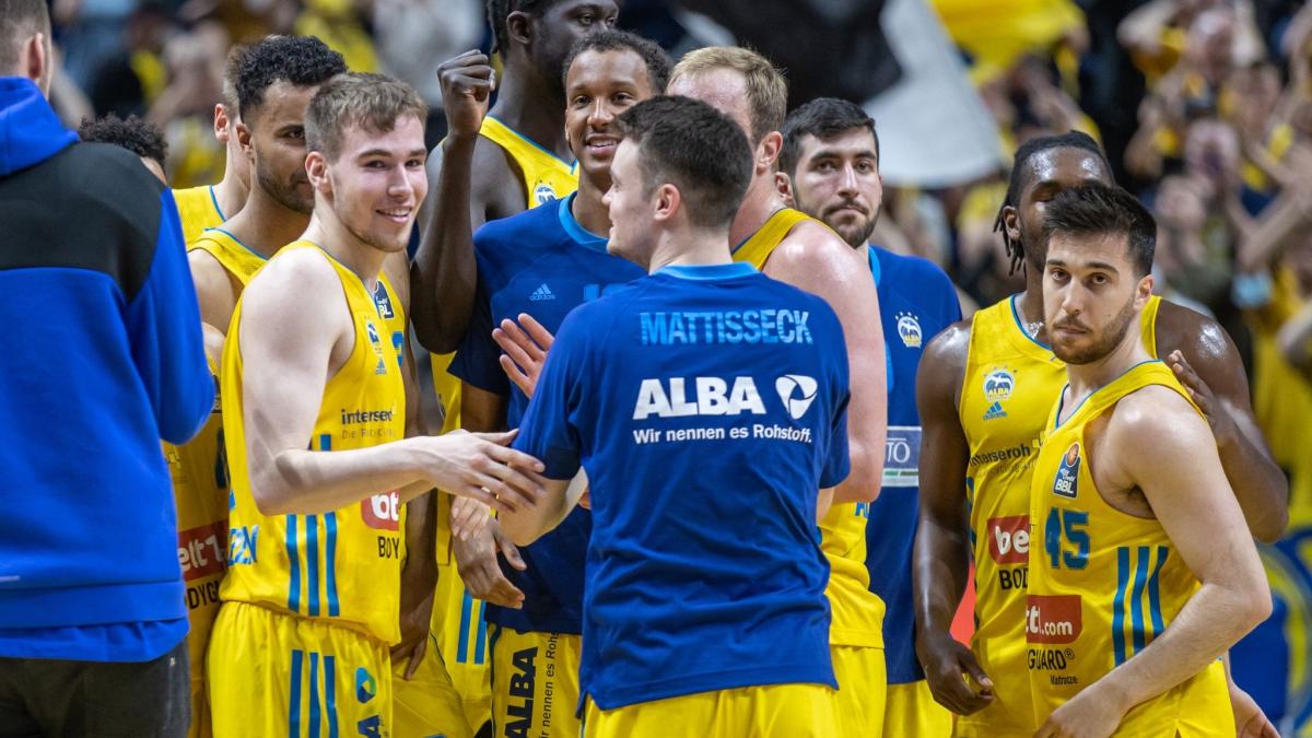 Liga Bola Basket Jerman: Alba Berlin setelah mengalahkan Ludwigsburg di final BBL