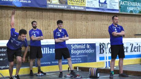 Nach einem schwachen Start gewinnt Penzing (von links Matthias Peischer, Michael Wurmser, Stefan Gießer und Stephan Ruile) gegen Oberkreuzberg und steht nun im Viertelfinale der Bundesliga Süd. 