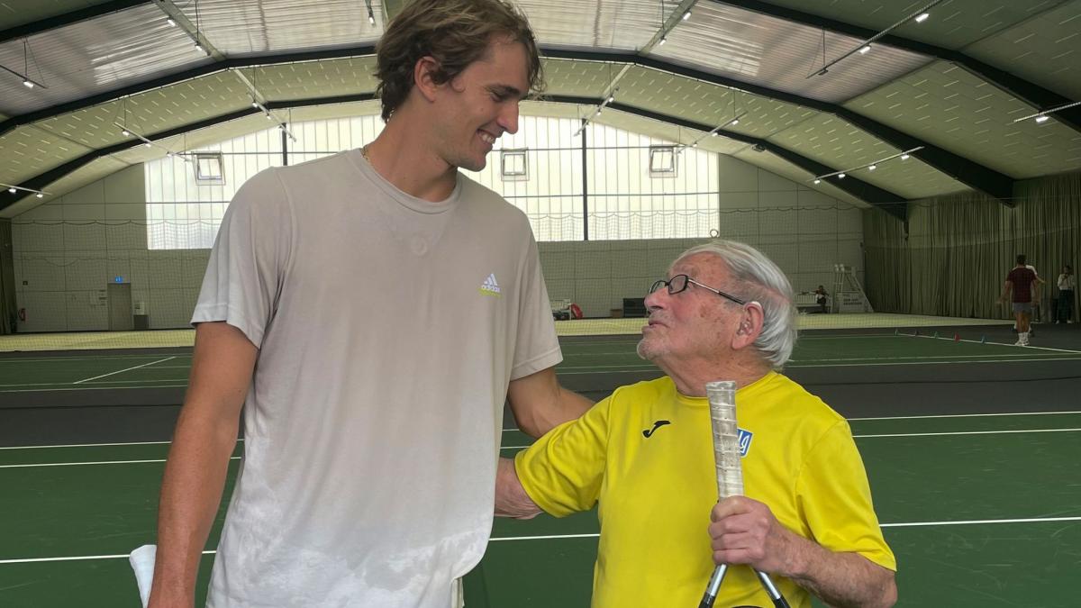 #Tolle Geste: Zverev spielt Tennis mit 98-jährigem Ukrainer