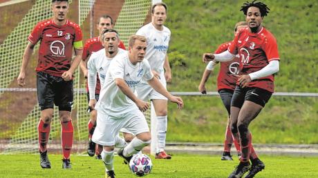 Islam Nuraj (in Weiß, von links) gehört zur sportlichen Leitung des TSV Unterringingen, der inzwischen ohne Leistungsträger wie Daniel Braun oder Mark Wimmer auskommen muss. 