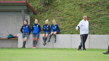 Tristesse herrschte beim FC Loppenhausen um Trainer Alexander Ernst im Derby gegen Wattenweiler. 