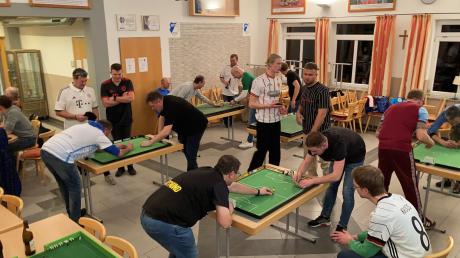22 Teilnehmer waren beim Tipp-Kick-Turnier des BC Rinnenthal am Start. Es war die elfte Auflage. 