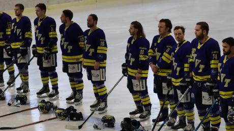 Der ESV Türkheim hat sein primäres Saisonziel erreicht und nahm an den Play-offs der Eishockey-Bezirksliga teil. Nach dem unglücklichen Aus gegen den DEC Inzell ist die Saison für die Türkheimer nun beendet. 