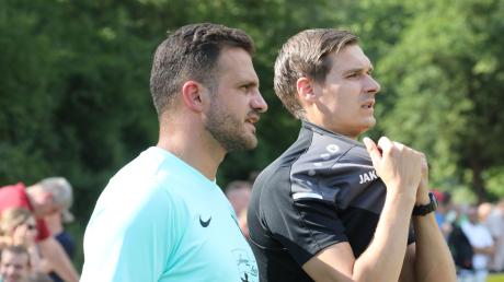 Meitingens Trainer-Duo Denis Buja (links) und Christoph Brückner wird gegen Neuburg wieder an der Seitenlinie stehen. 