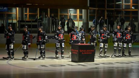Der HC Landsberg verabschiedet sich aus finanziellen Gründen aus der Eishockey-Oberliga und steigt freiwillig in die Bayernliga ab. Dafür erntet der Verein von vielen Seiten Verständnis. 