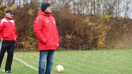 Bleibt eine weitere Saison beim TSV Merching: Erfolgstrainer Günter Bayer. Foto: Christian Kolbert