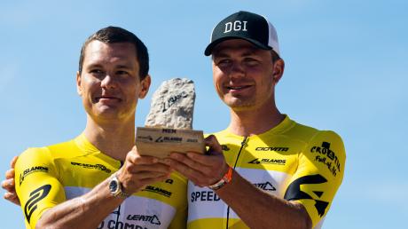 Stolze Sieger: Lukas Baum und Georg Egger gewinnen die Vier-Inseln-Rundfahrt in Kroatien.