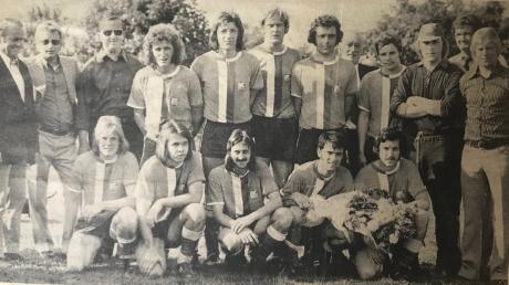 Das ist die Mannschaft des TSV Neu-Ulm, die mit dem Aufstieg ins württembergische Oberhaus Geschichte schrieb. Foto: Sammlung Vogler