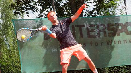 Wolfgang Brugger (Bild) und seine Tennis-Herren I des TC Hausen schlugen Gast Scheppach in der Südliga 2 klar mit 7:2.  Foto: Karl Aumiller (Archivbild)
