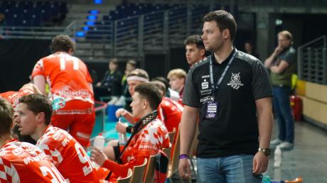 Daniel Nustedt (rechts) ist der neue Trainer der Bundesliga-Floorballer der Red Hocks Kaufering. Er übernimmt das Amt von Markus Heinzelmann, der nach vier Jahren seinen Rücktritt erklärt hatte. Foto: Martin Finkenzeller