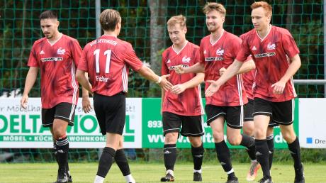 Damit hat wohl niemand gerechnet: Die Fußballer des VfR Jettingen erspielten sich die Vizemeisterschaft in der Bezirksliga Nord. Jetzt hoffen sie auf den Landesliga-Aufstieg.