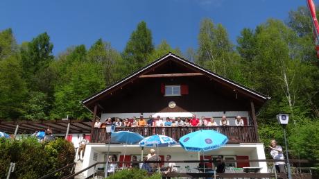 Die St.-Klaus-Hütte der Naturfreunde Gersthofen in Muttershofen ist der Wendepunkt der kurzen Strecke. 