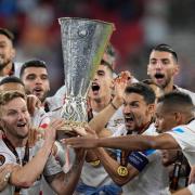 In der vergangenen Saison sicherte sich der FC Sevilla den Sieg in der Europa League und damit den Einzug in die Champions League. Alle Infos zur EL-Übertragung im Free-TV und Stream gibt es hier.