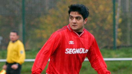 Ali Dabestani ging Anfang der 2000er für den TSV Friedberg auf Torejagd und war später auch Trainer. Nun ist der beliebte Fußballer im Alter von 43 Jahren gestorben. Foto: Michael Stifter (Archivbild)