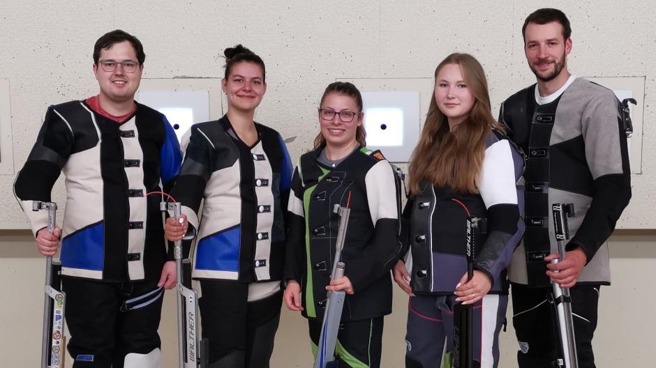 Erfolgreiche Sulzdorfer Schützen: (von links) Johannes Pantle, Anna Schmid, Nadine Schober, Maren Pantle und Christian Mayinger.