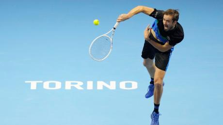 Daniil Medwedew musste sich gegen Wimbledon-Sieger Carlos Alcaraz geschlagen geben.