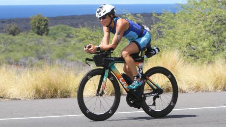 Mit dem Rad auf Hawaii unterwegs und als „Finisher“ im Ziel: Daniel Unger von der Triathlon-Abteilung des TV Lauingen