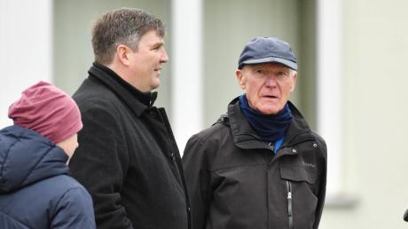 Viktor Merenda (rechts) hört nach langjähriger Amtszeit als Vorsitzender des FC Gundelfingen auf.