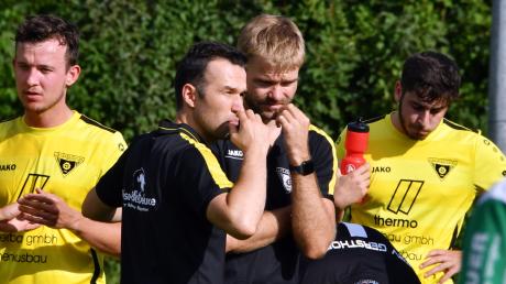 Bis zur Corona-Pandemie bildete Gundelfingens neuer Coach Mario Schmidt (Zweiter von links) zusammen mit Florian Fischer (Zweiter von rechts) das Trainer-Gespann des TSV Gersthofen.