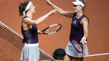 Angelique Kerber (r) und Andrea Petkovic kennen sich aus vielen gemeinsamen Tennis-Jahren.