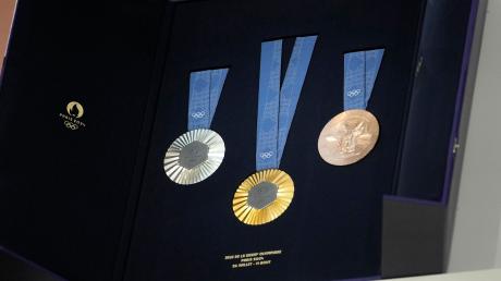 Die Medaillen für die Olympischen Spiele 2024 in Paris.