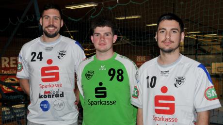 Sie sind neu beim SC Vöhringen: Filip Matijevic, Torwart Philipp Grabher und Goran Danicic (von links). Fotos: Roland Furthmair