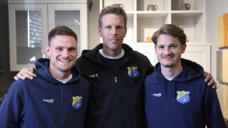 Das Trainerteam des FC Pipinsried: (von links) Mario Götzendörfer, Martin Weng und Ludwig Räuber. Foto: Hubert Fesl