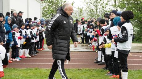 Ex-Profi Michael Rummenigge (Bild) betreute mit sechs weiteren Trainern die rund 90 begeisternden Nachwuchskicker beim Fußball-Camp in Bissingen. 