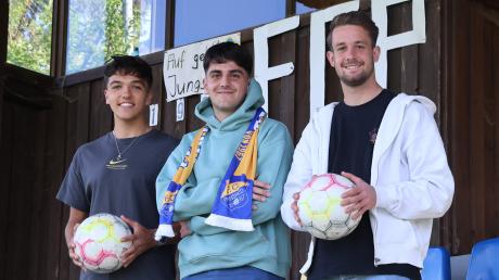 Drei Neue für den FC Pipinsried: (von links) Benjamin Krist, Antonio Mlakic und Florian Gebert.