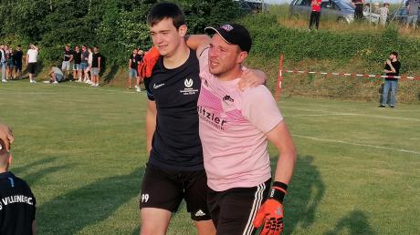 Christoph Wagner (links) und Matthias Thoma sind trotz der Konkurrenzsituation beim SV Villenbach auf der Torhüterposition beste Freunde. 
