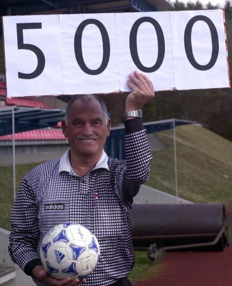 Referee Arthur Alt from TSV Steppach has directed more than 8000 games.