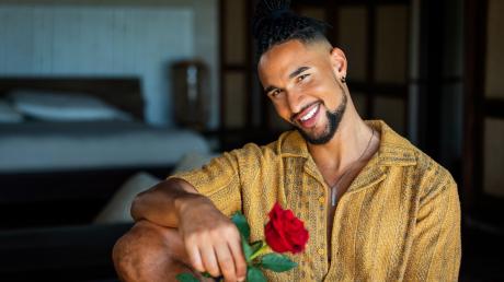 Das ist der "Bachelor" 2023: David Jackson. Welche Kandidatinnen wollen ihm die Rosen entlocken? Hier erfahren Sie es.