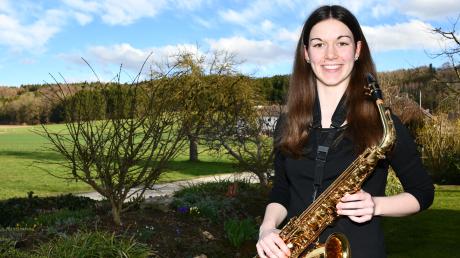 Lara Hörmann aus Eppisburg ist ein großes Talent am Saxofon. 	
